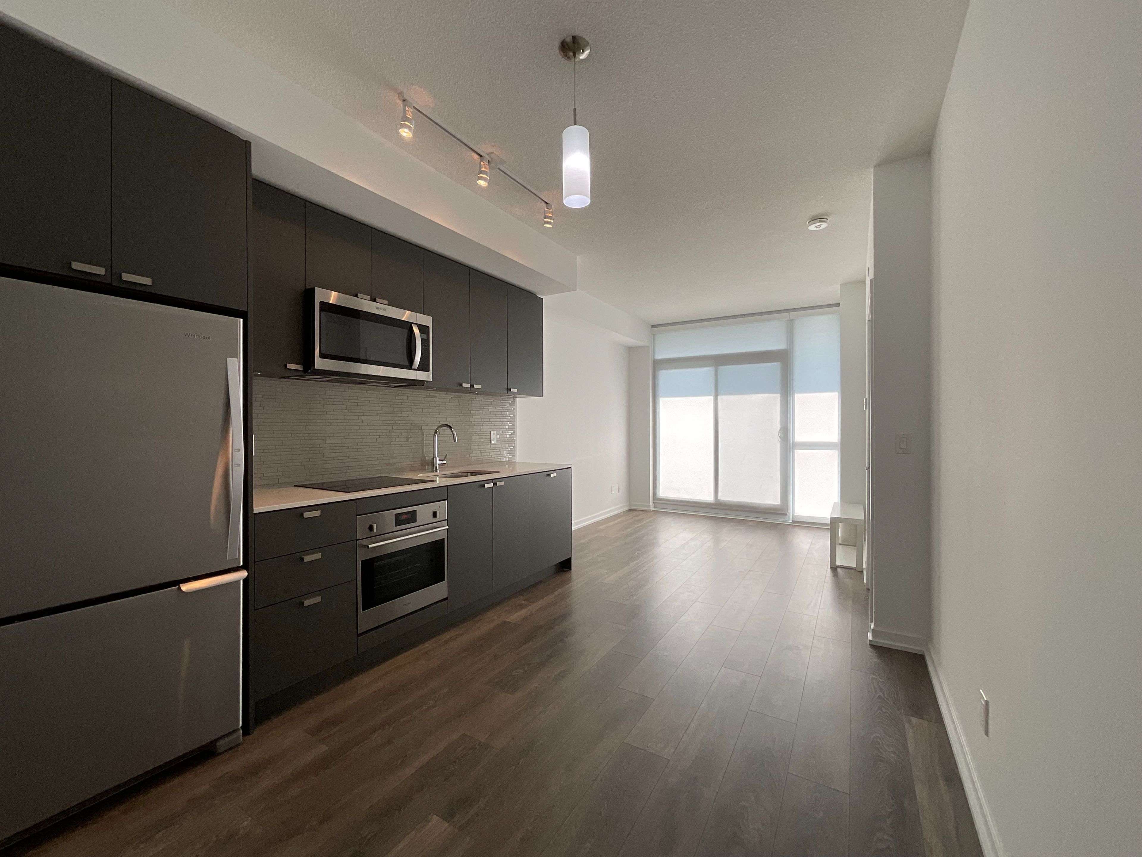 Toronto C15, ON M2J 1M6,56 Forest Manor RD #2806
