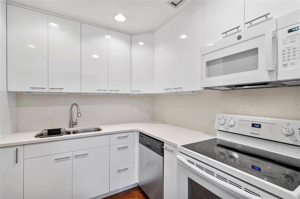 Fort Lauderdale, FL 33308,6211 Bay Club Dr #4