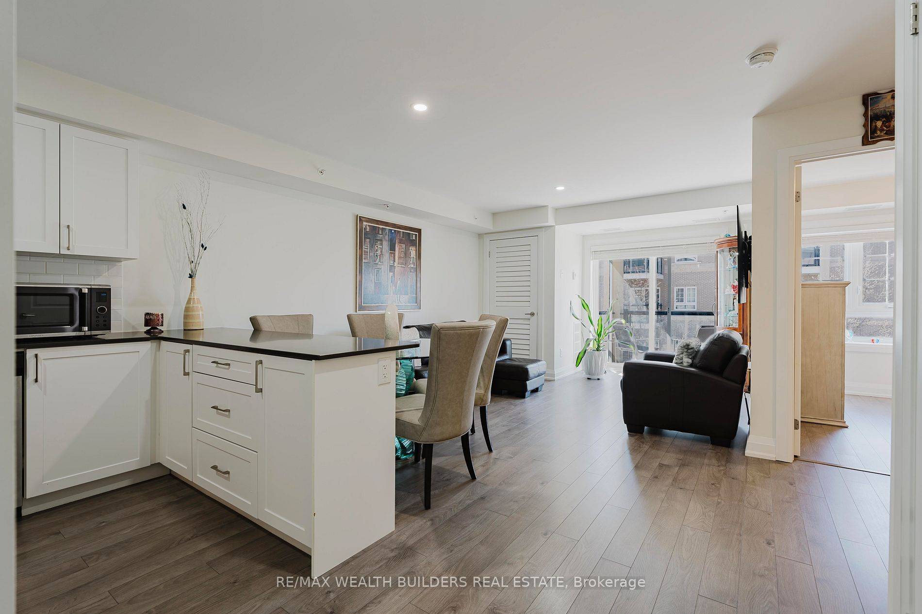 481 Rupert AVE #2216, Whitchurch-stouffville, ON L4A 1Y7