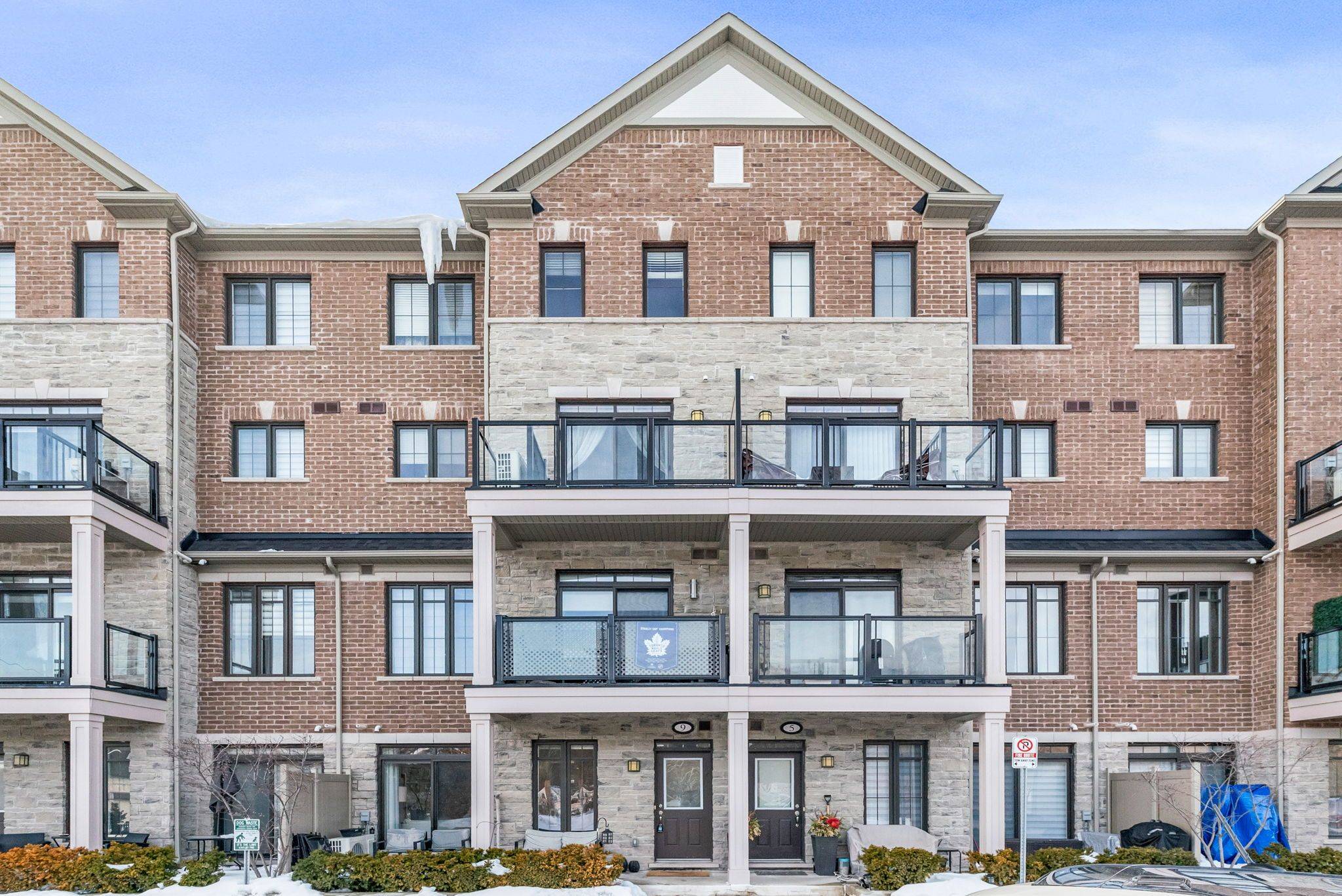 198 Pine Grove RD #9, Vaughan, ON L4L 0H8