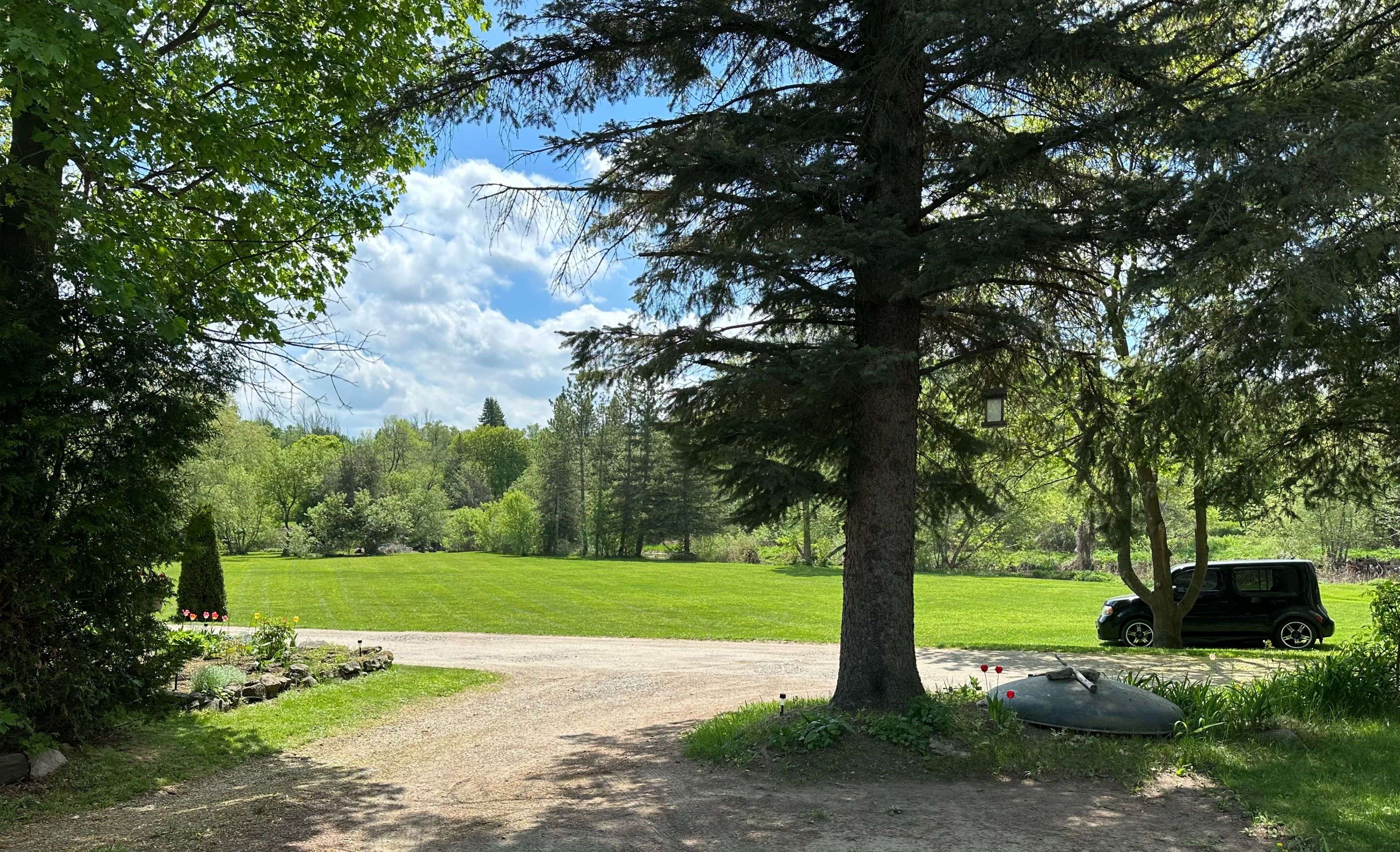 Caledon, ON L7C 3J8,13 Old Pavilion RD