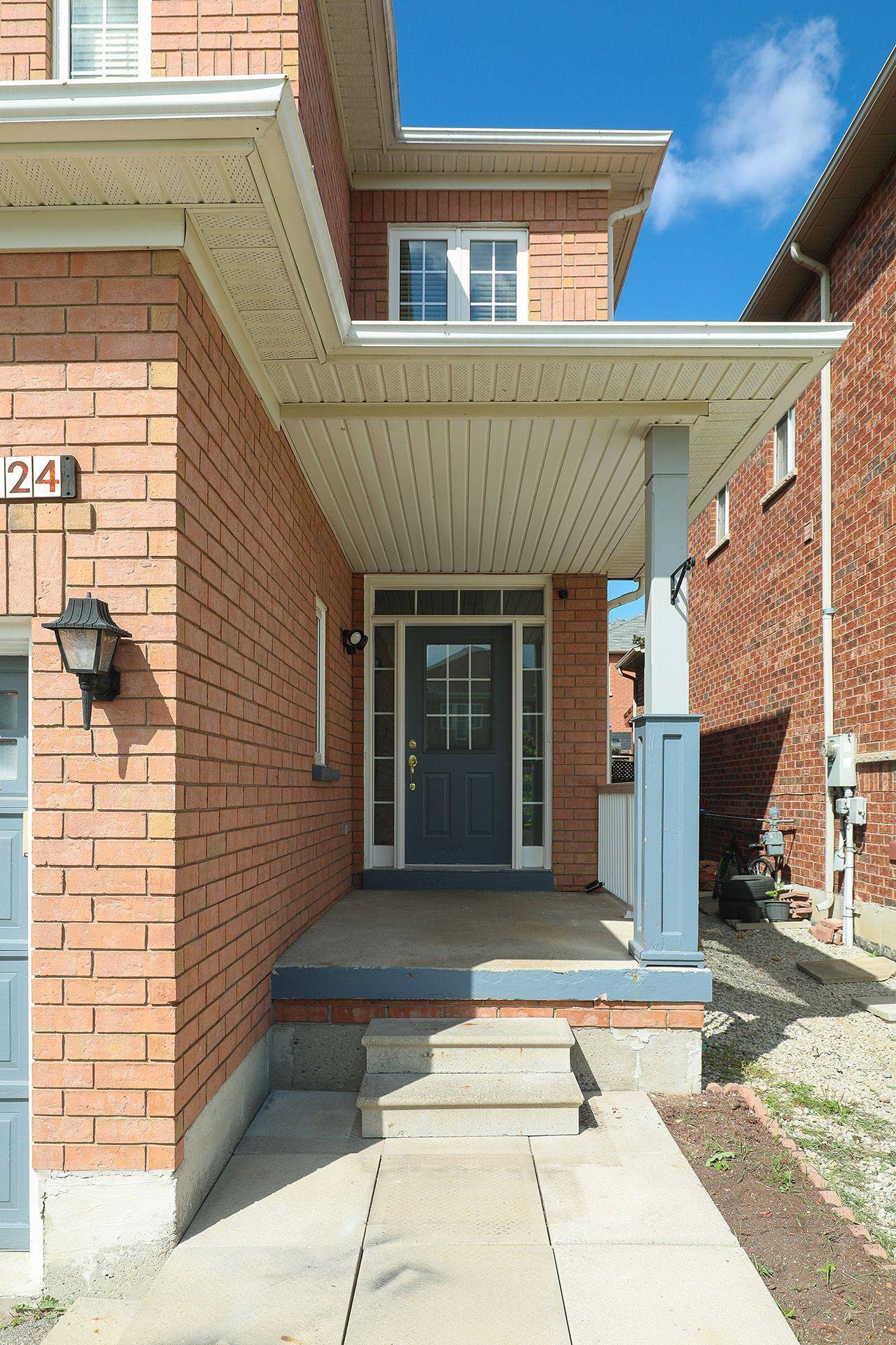 Brampton, ON L6Y 5M3,124 Nathaniel CRES