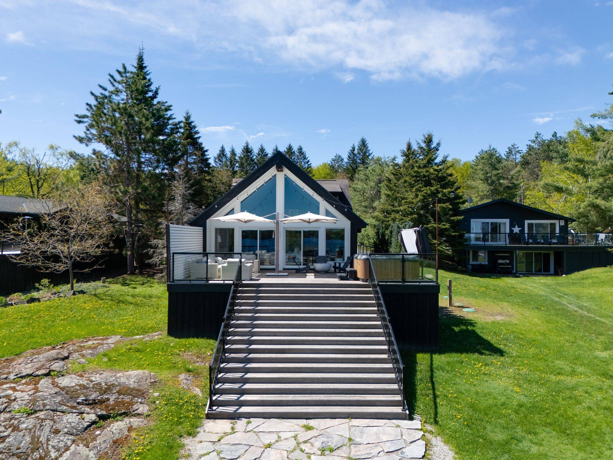 Muskoka Lakes, ON P0B 1J0,1059 Woodington RD #6