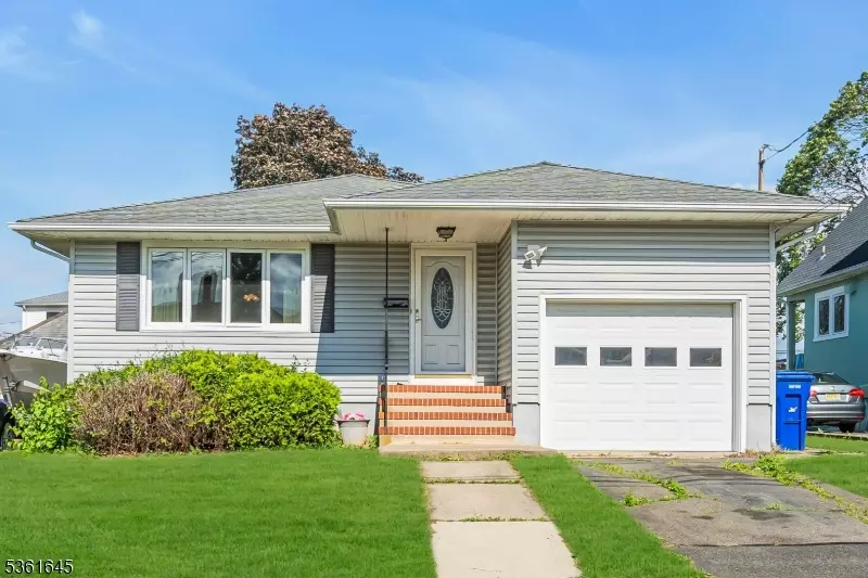 North Brunswick Twp., NJ 08902,15 Oakwood Pl