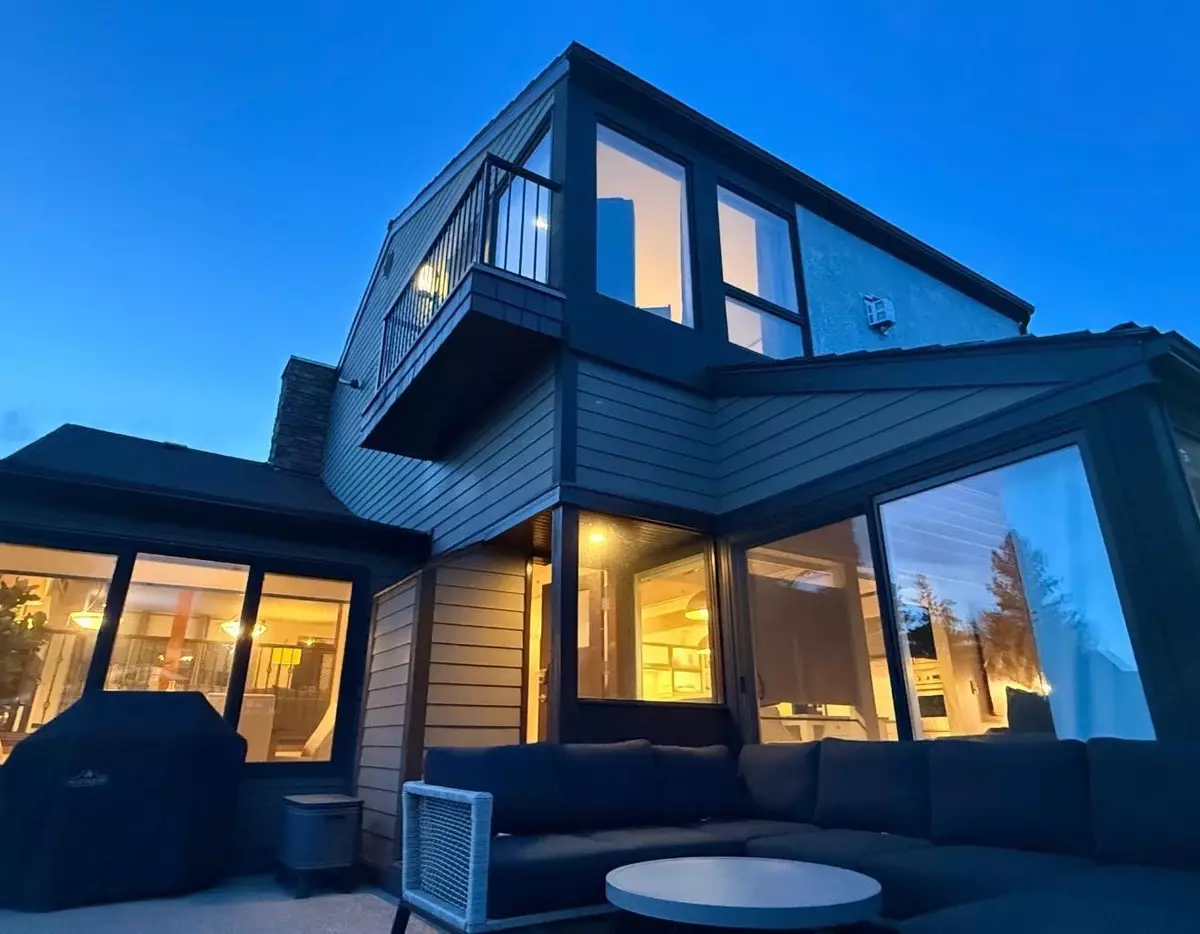 Calgary, AB T2M 4B8,757 Alexander CRES Northwest