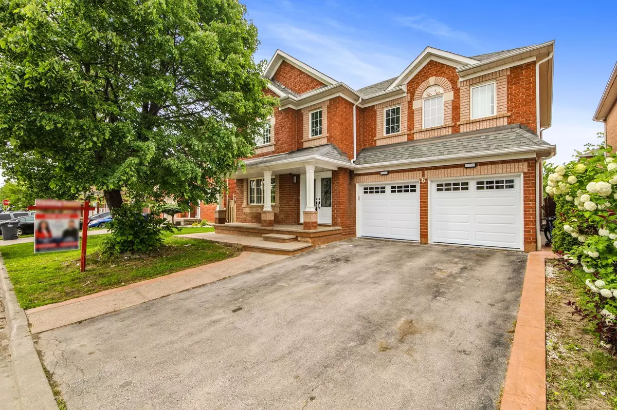 Brampton, ON L6R 1Z7,6 Meadow Glade RD