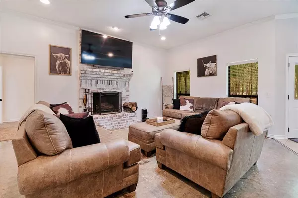 Paris, TX 75462,18 County Road 43400