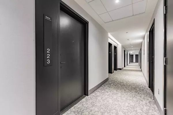 Newmarket, ON L3Y 0G7,185 Deerfield RD #223