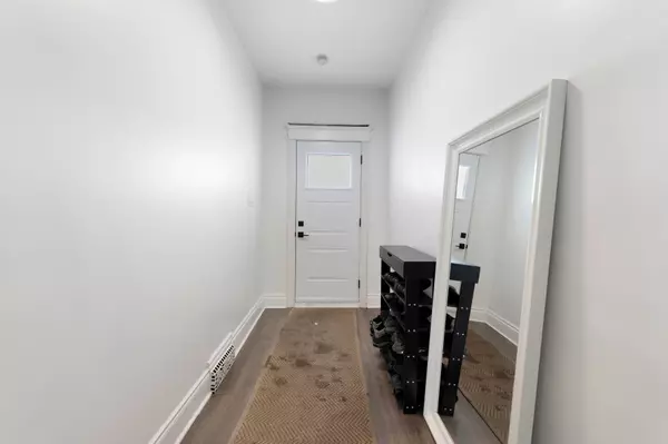 Hamilton, ON L8L 2G9,732 Cannon ST