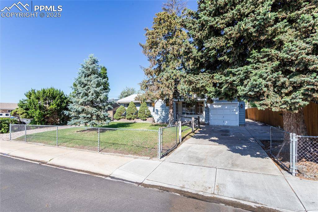 428 Rose DR, Colorado Springs, CO 80911