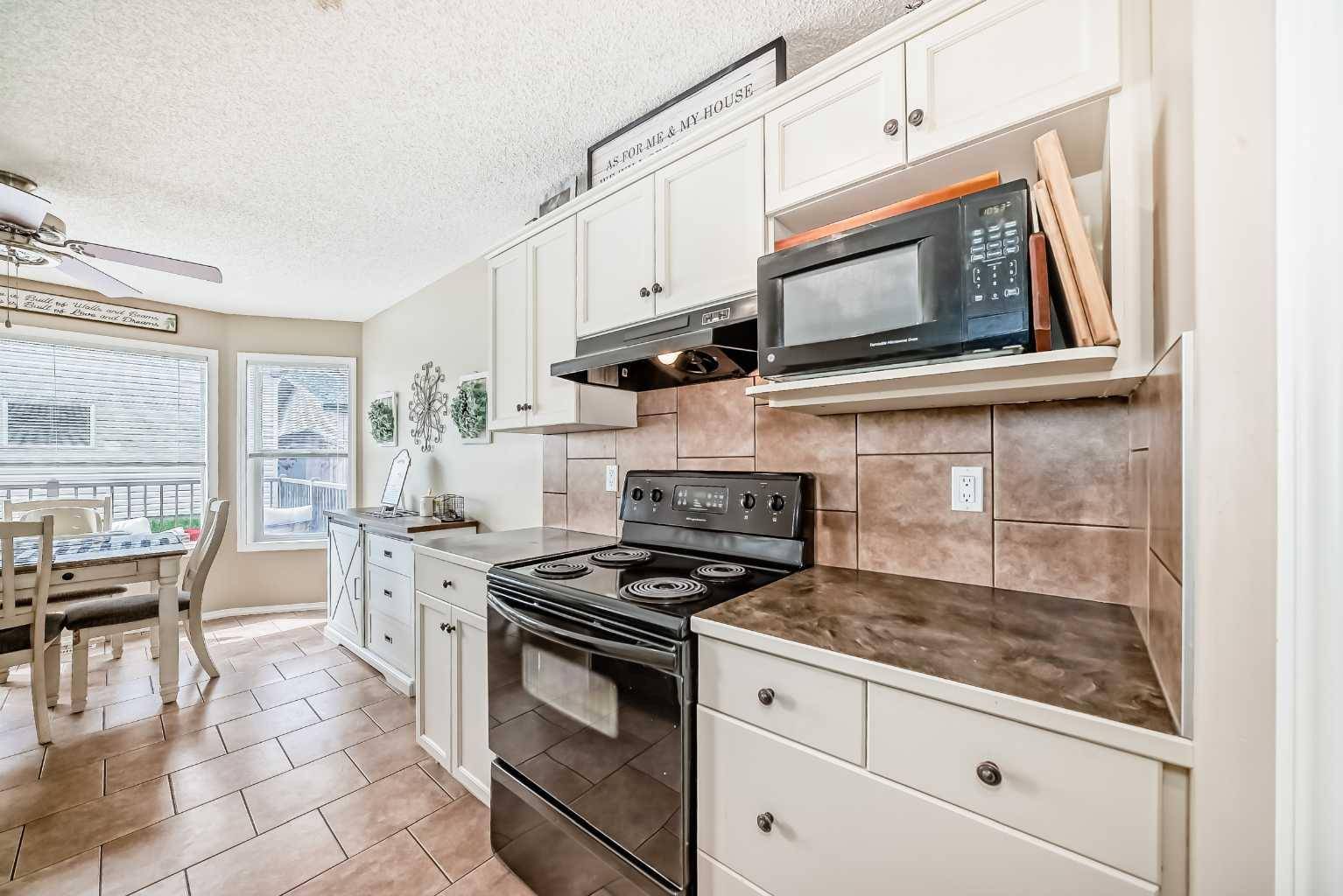 Calgary, AB T3M 1J6,145 Cranberry SQ Southeast