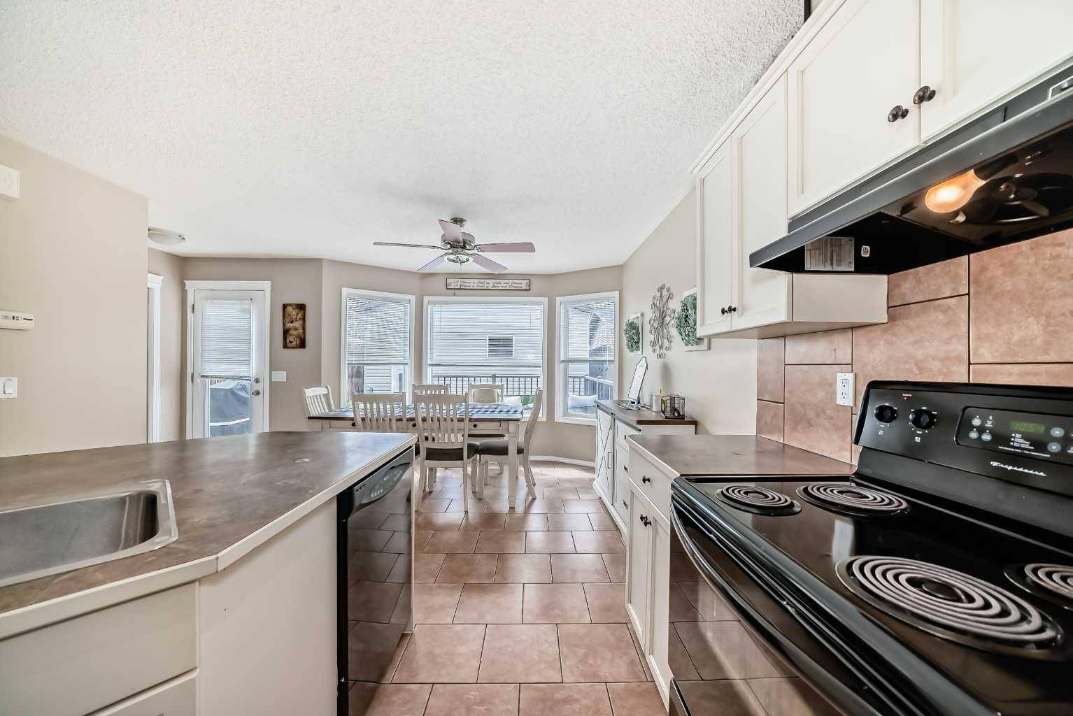 Calgary, AB T3M 1J6,145 Cranberry SQ Southeast