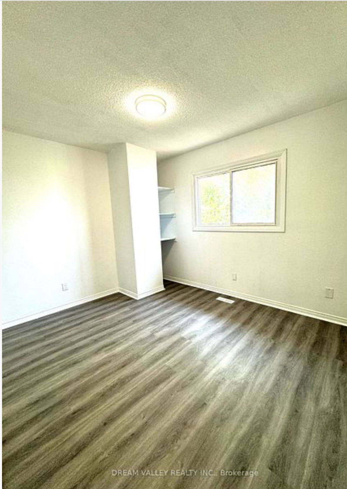 Toronto E06, ON M1N 3V6,122 Natal AVE