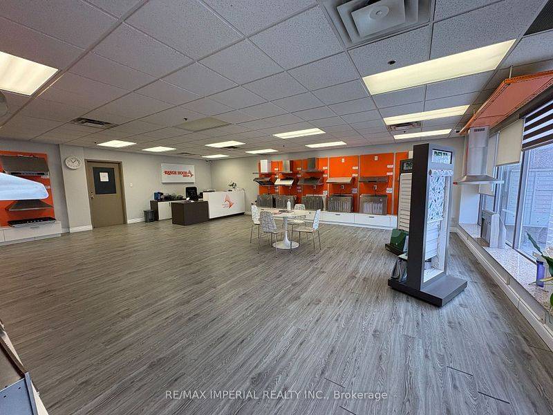 Vaughan, ON L4K 4L7,8111 Jane ST #3