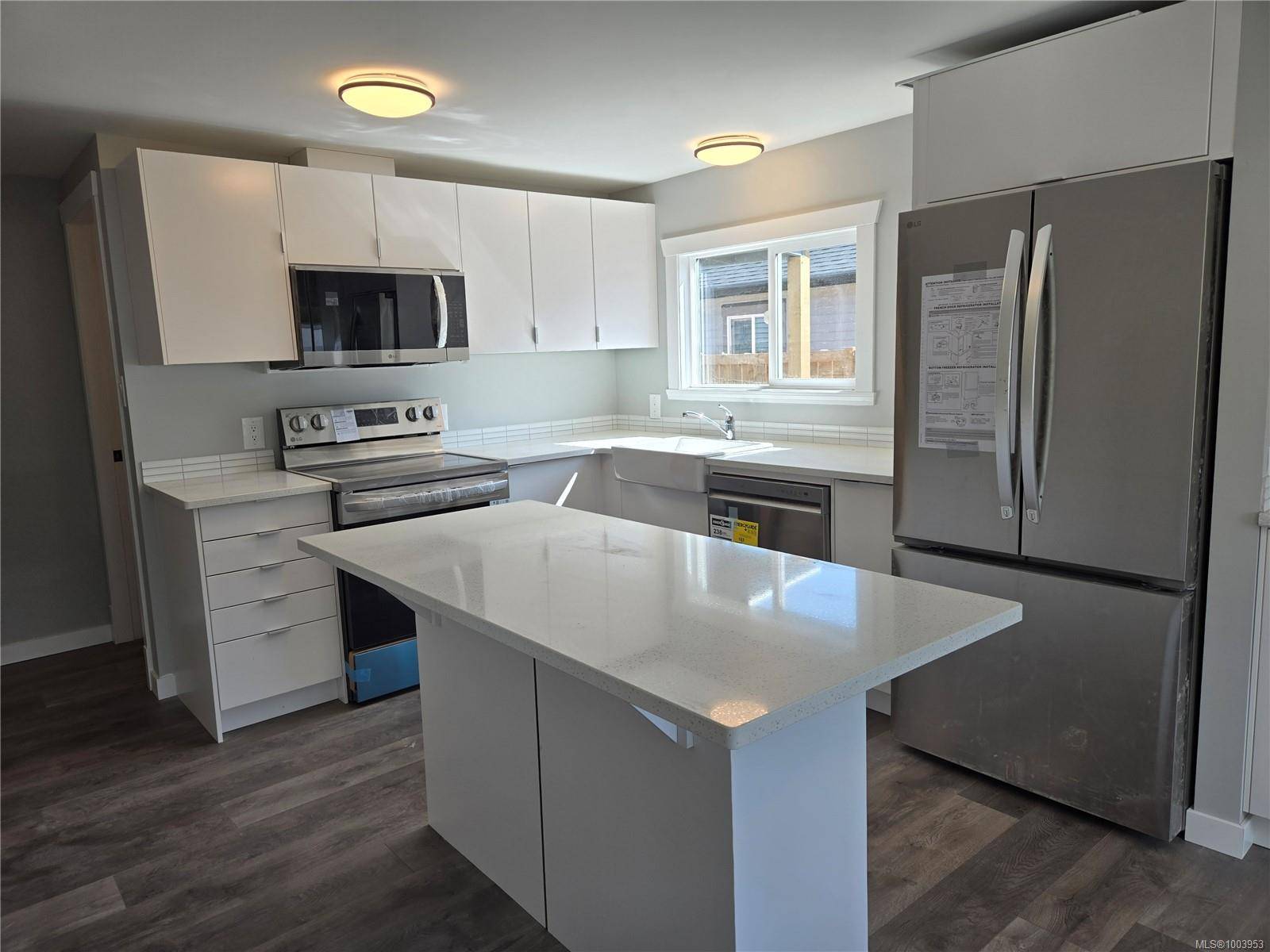 Parksville, BC V9P 2T3,833 William St