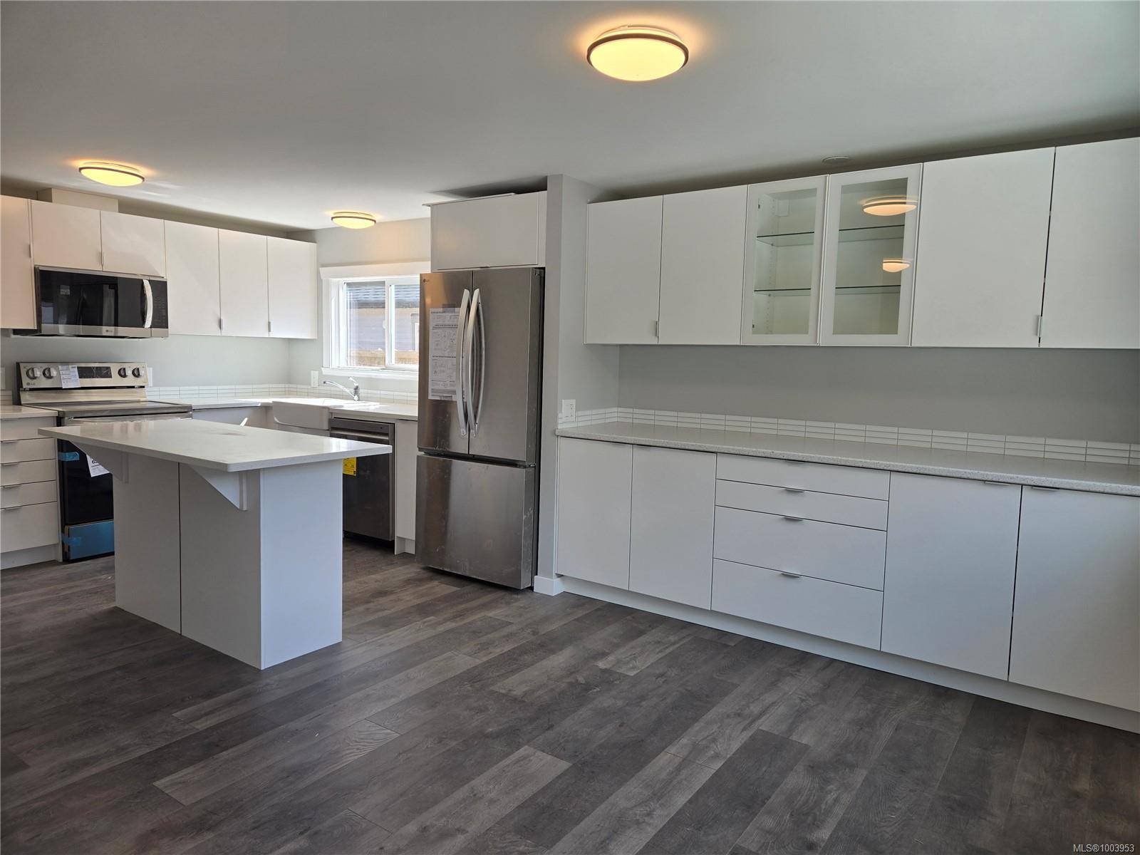Parksville, BC V9P 2T3,833 William St