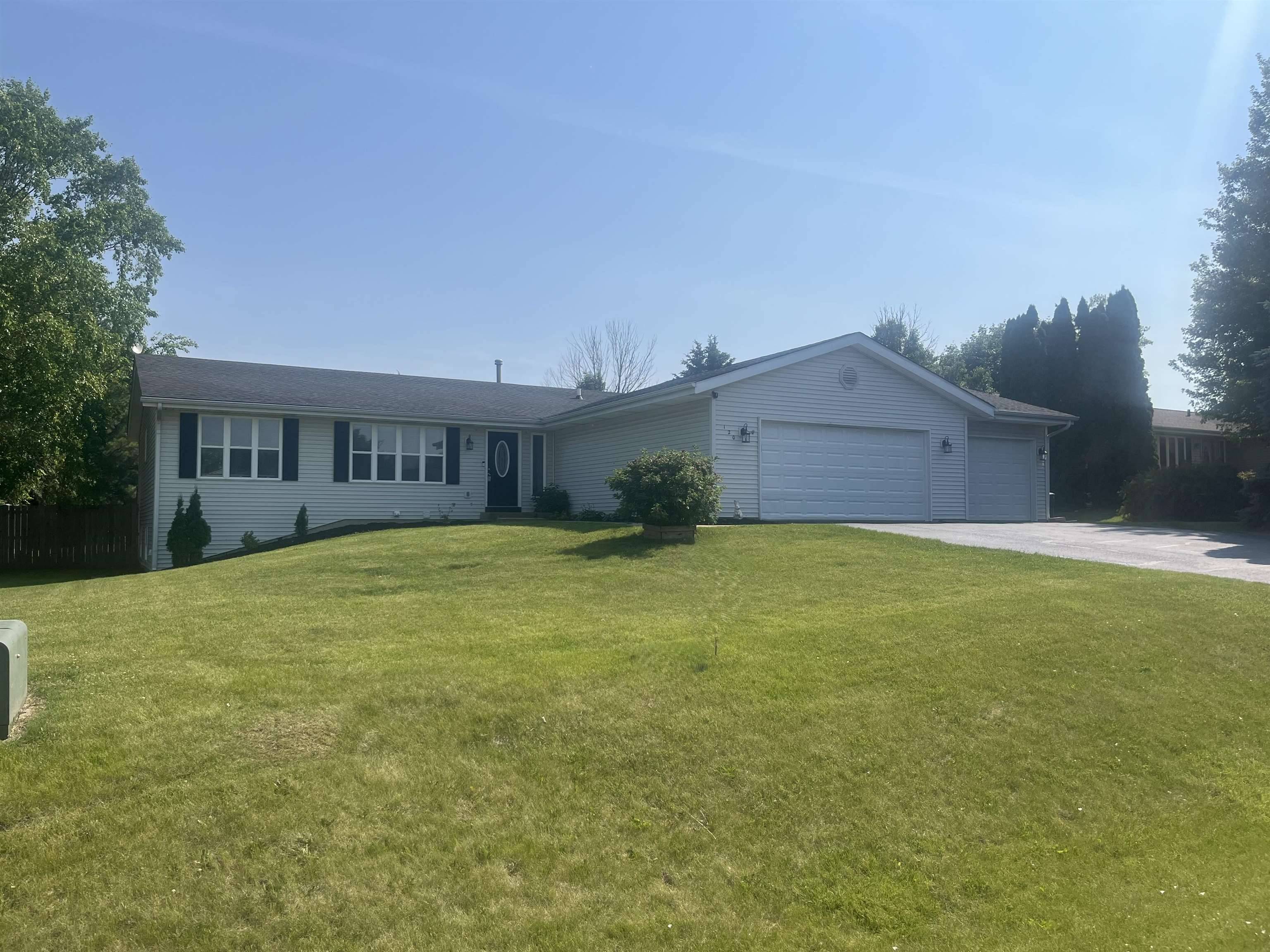 120 Harvest Glenn Drive, Davis Junction, IL 61020