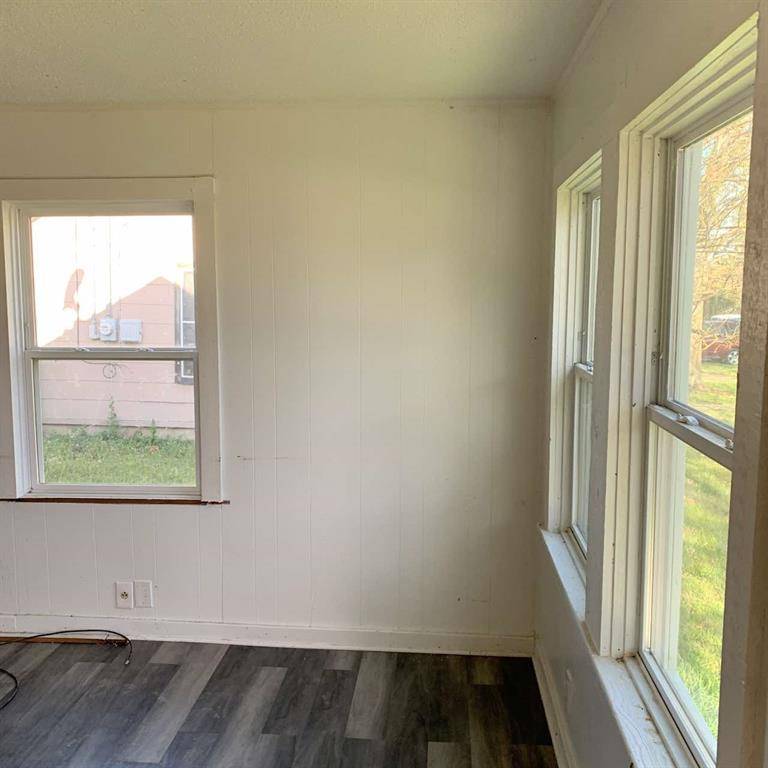 Howe, TX 75459,106 W Tutt Street