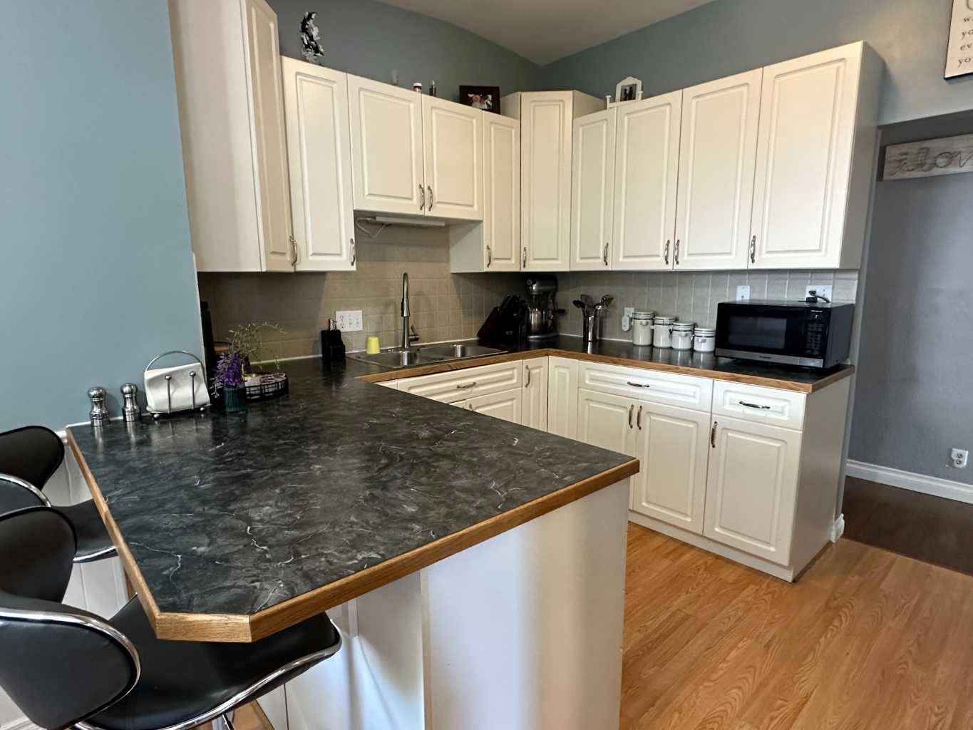 Taber, AB T1G 1M3,5211 51 ST