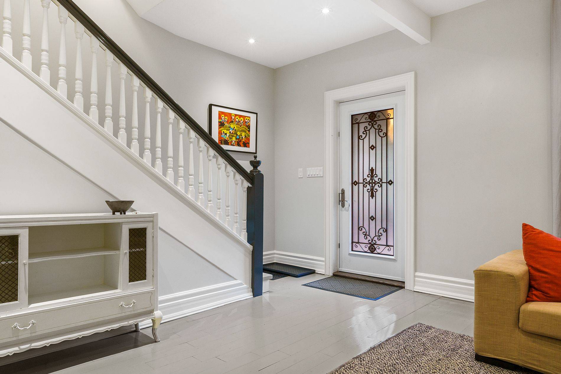 Toronto C02, ON M4V 1G7,18 Woodlawn AVE W