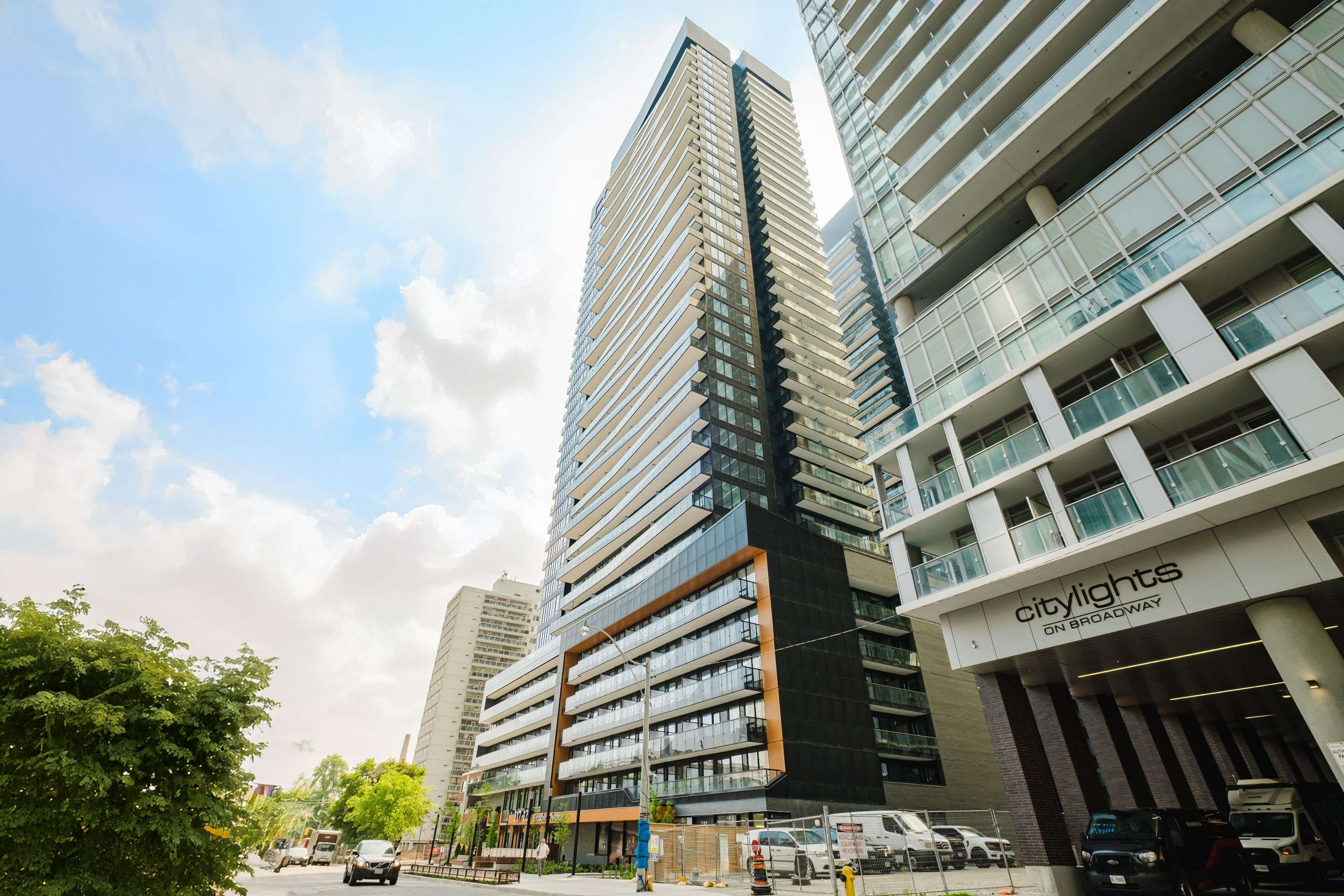 Toronto C10, ON M4P 1V4,127 Broadway AVE #207
