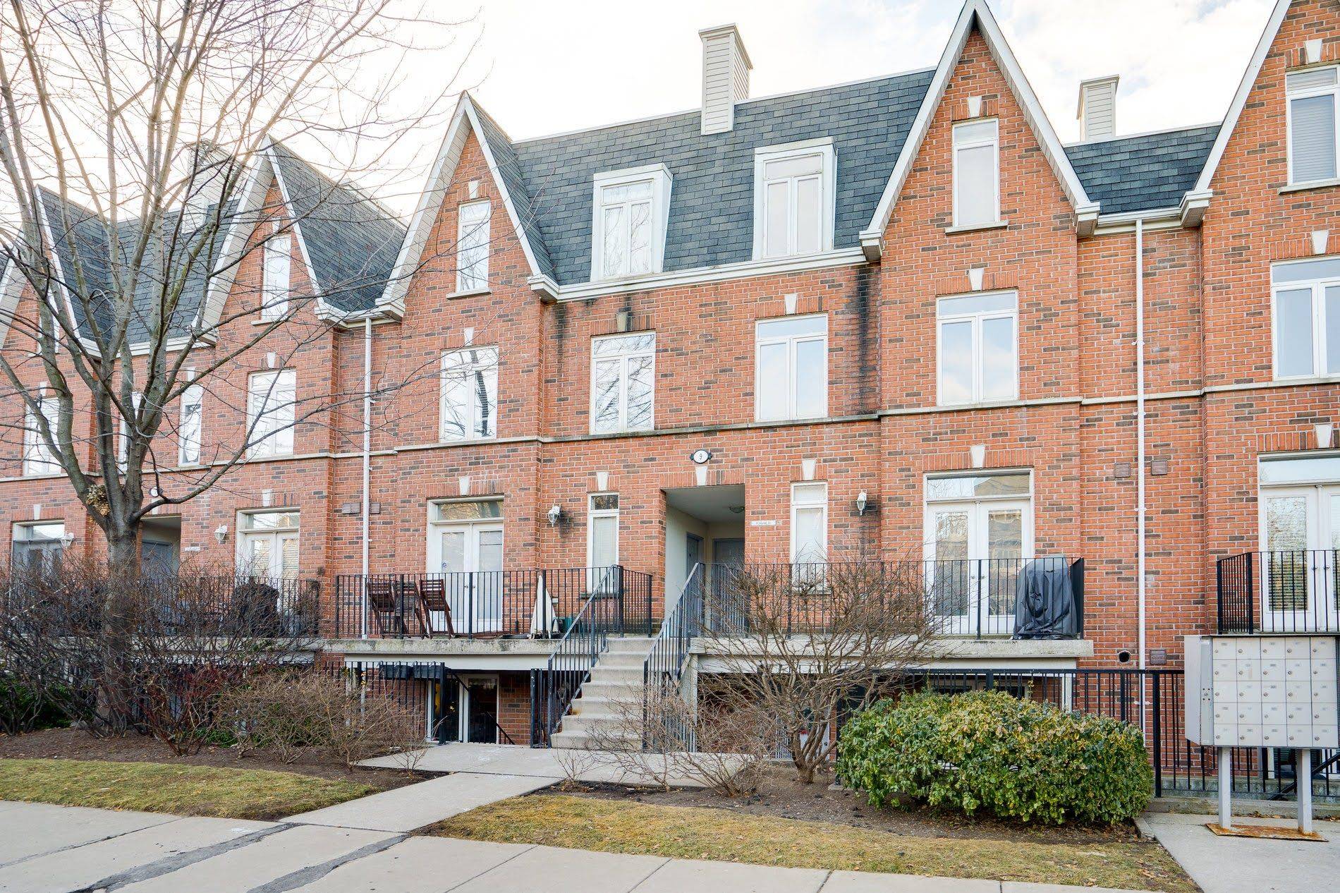 9 Shank ST #902, Toronto C01, ON M6J 3W9