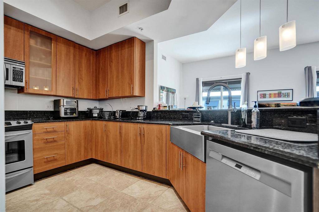 [StreetName, UnitNumber, StreetNumber, StreetDirPrefix], Wilton Manors, FL 33334