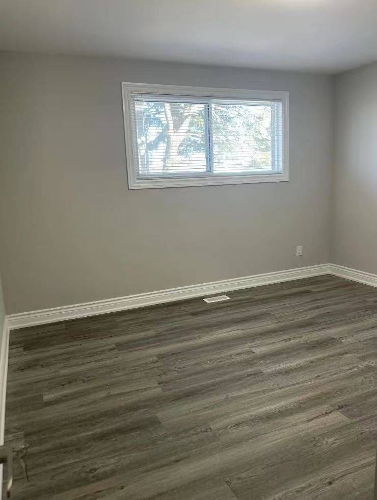 Mississauga, ON L5K 1X5,2421 Speyside DR