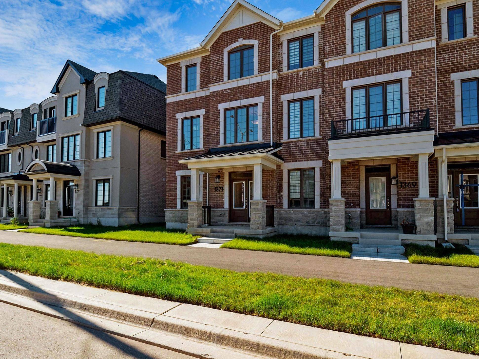 Oakville, ON L6M 5N9,1371 William Halton Pkwy