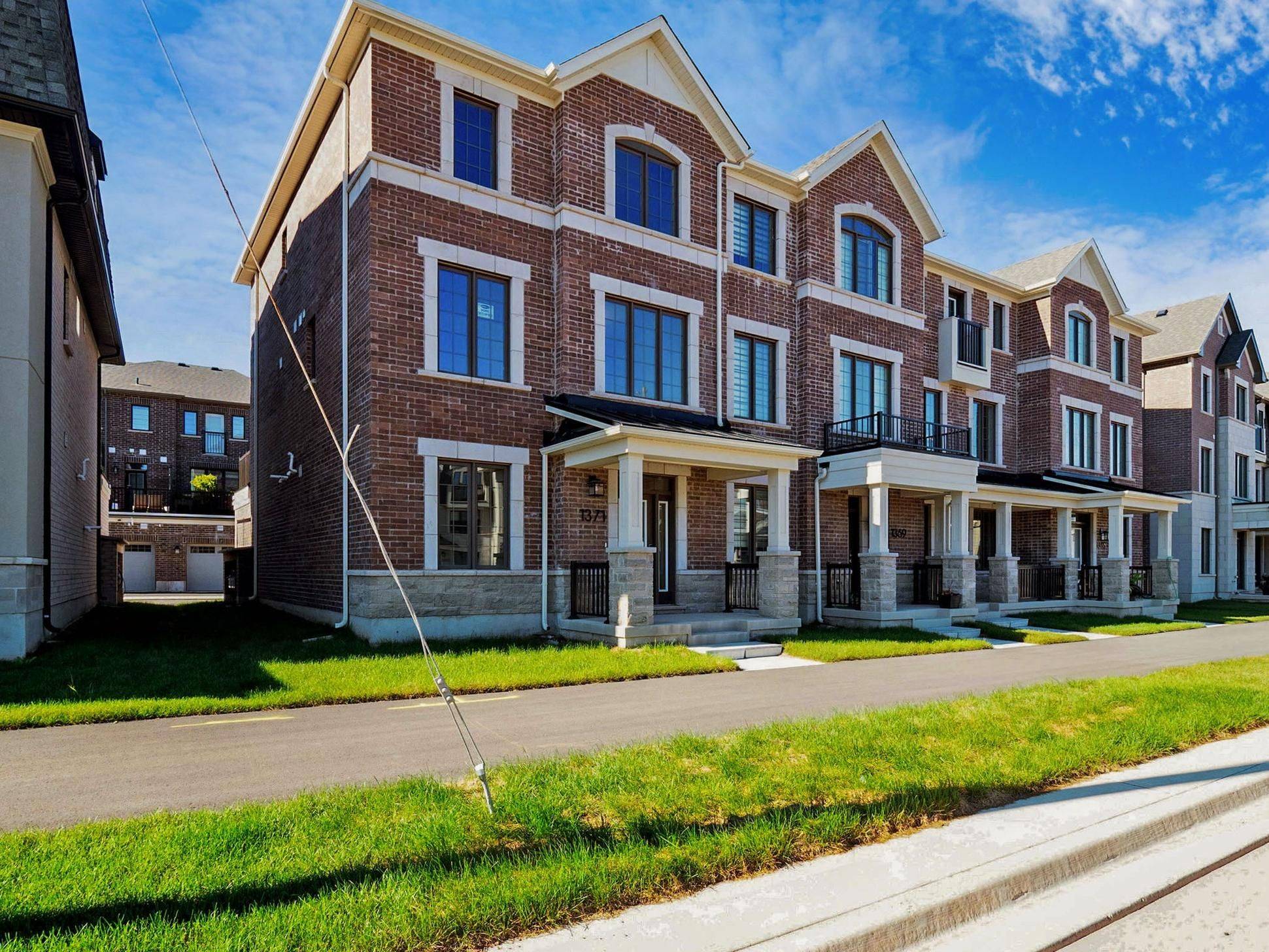 Oakville, ON L6M 5N9,1371 William Halton Pkwy