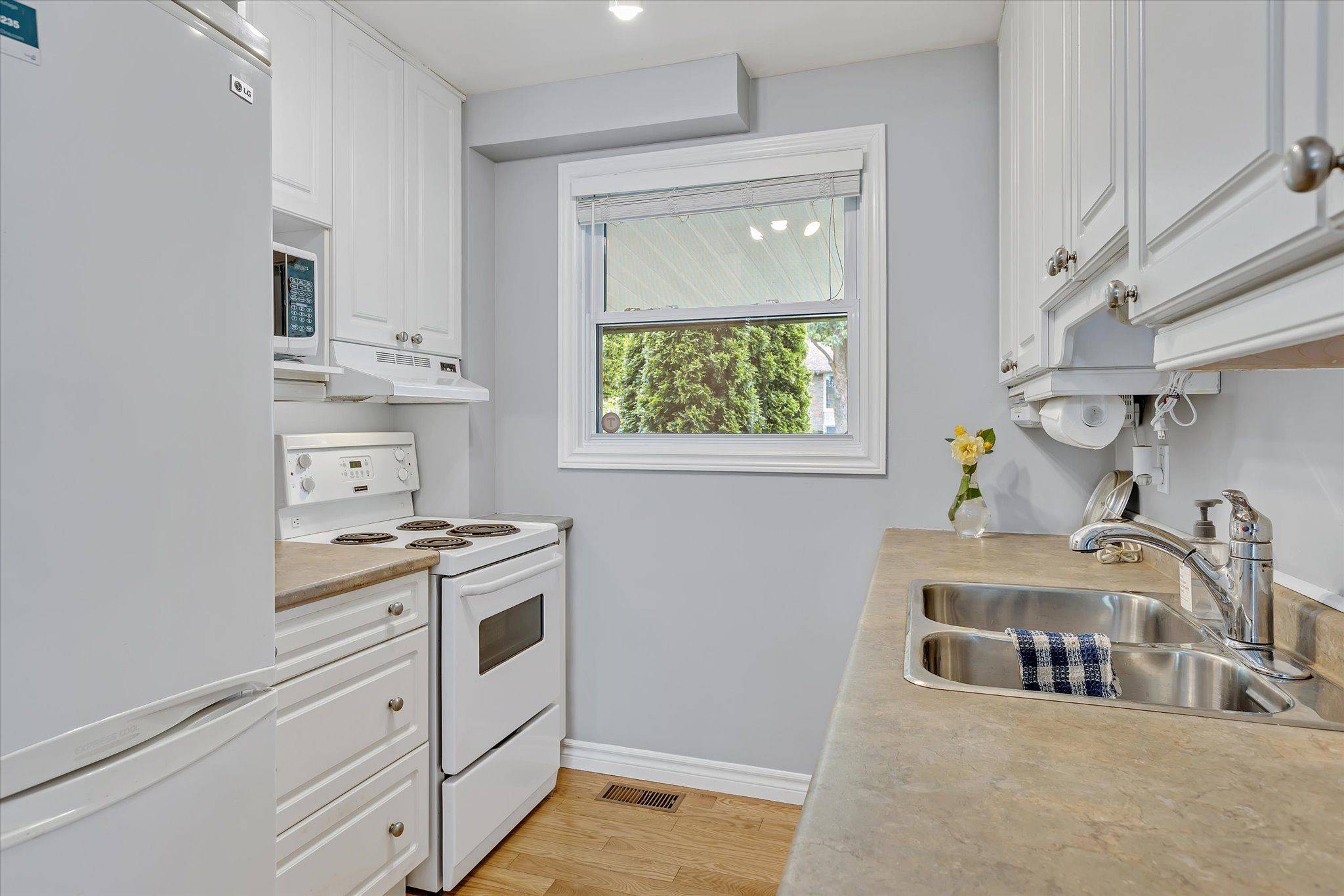 Peterborough South, ON K9J 7V7,996 Sydenham RD #50