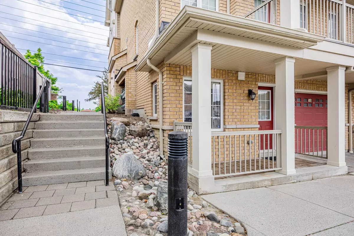 Ajax, ON L1T 0C1,82 Abela LN