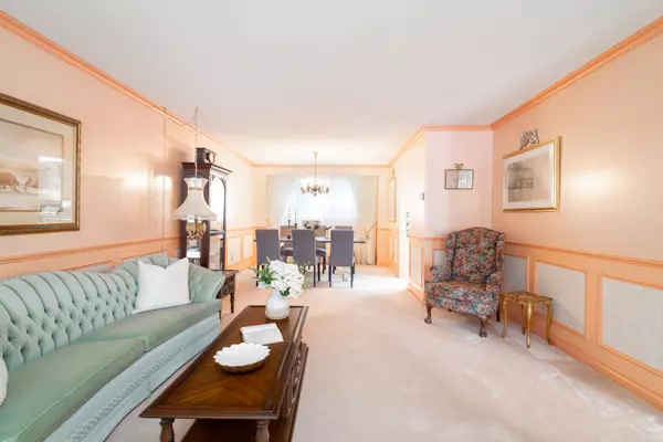 Mississauga, ON L5C 3A2,2529 Claymore CRES