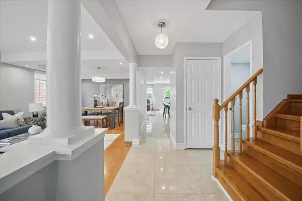 Mississauga, ON L5N 7M2,3344 Laburnum CRES
