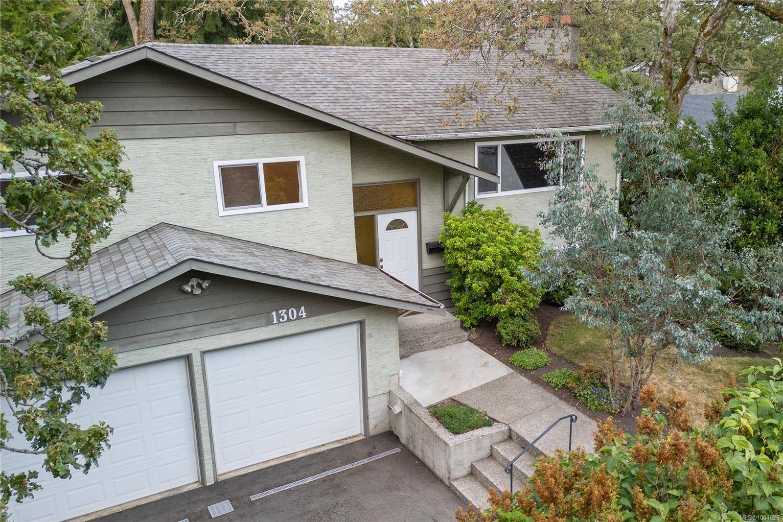 Saanich, BC V8P 5K6,1304 Palmer Close