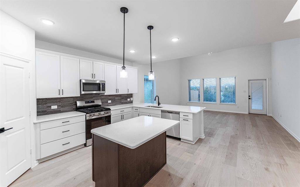 Forney, TX 75126,2413 Lundy Canyon Street