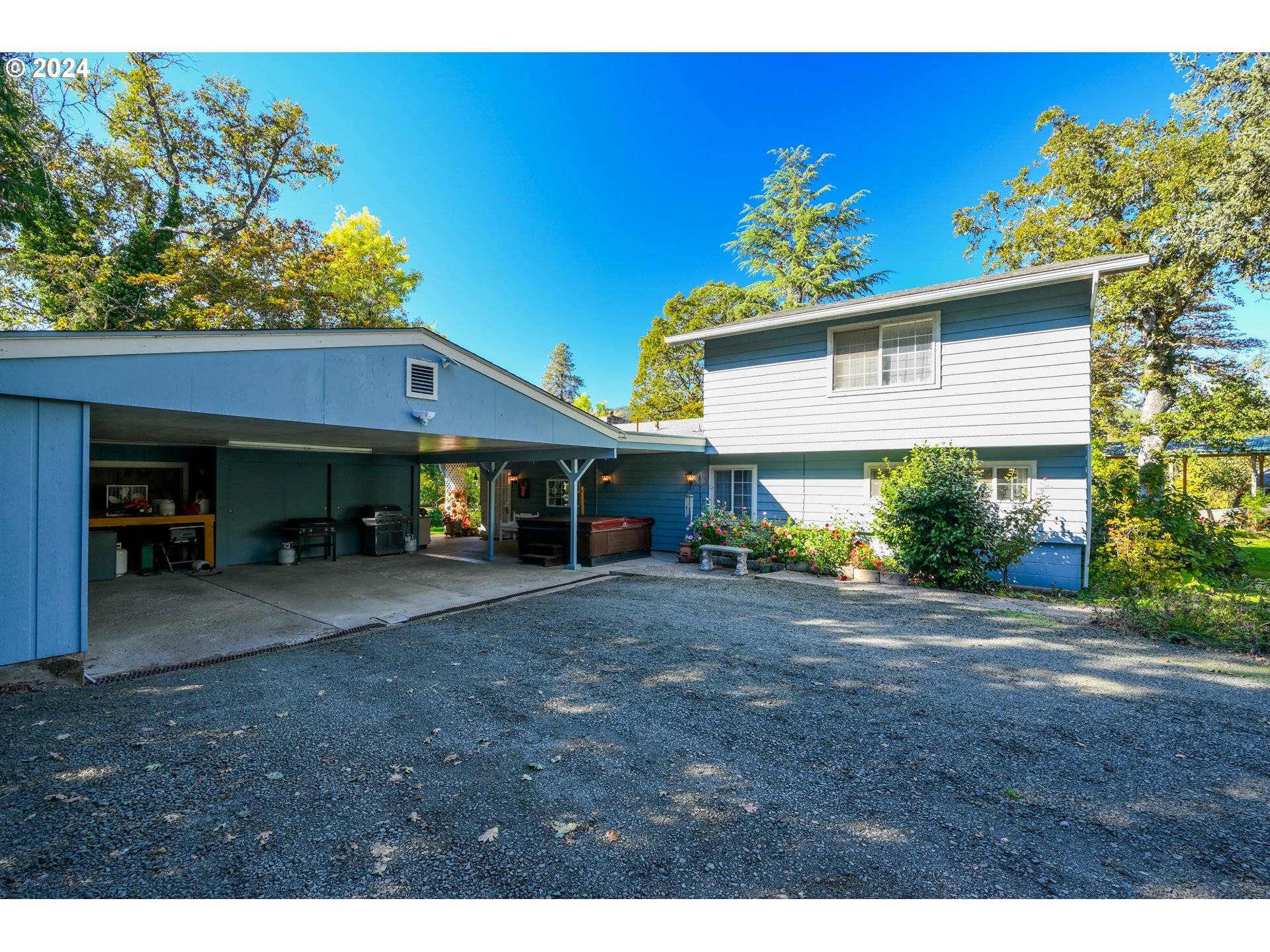 Riddle, OR 97469,2559 GLENBROOK LOOP RD