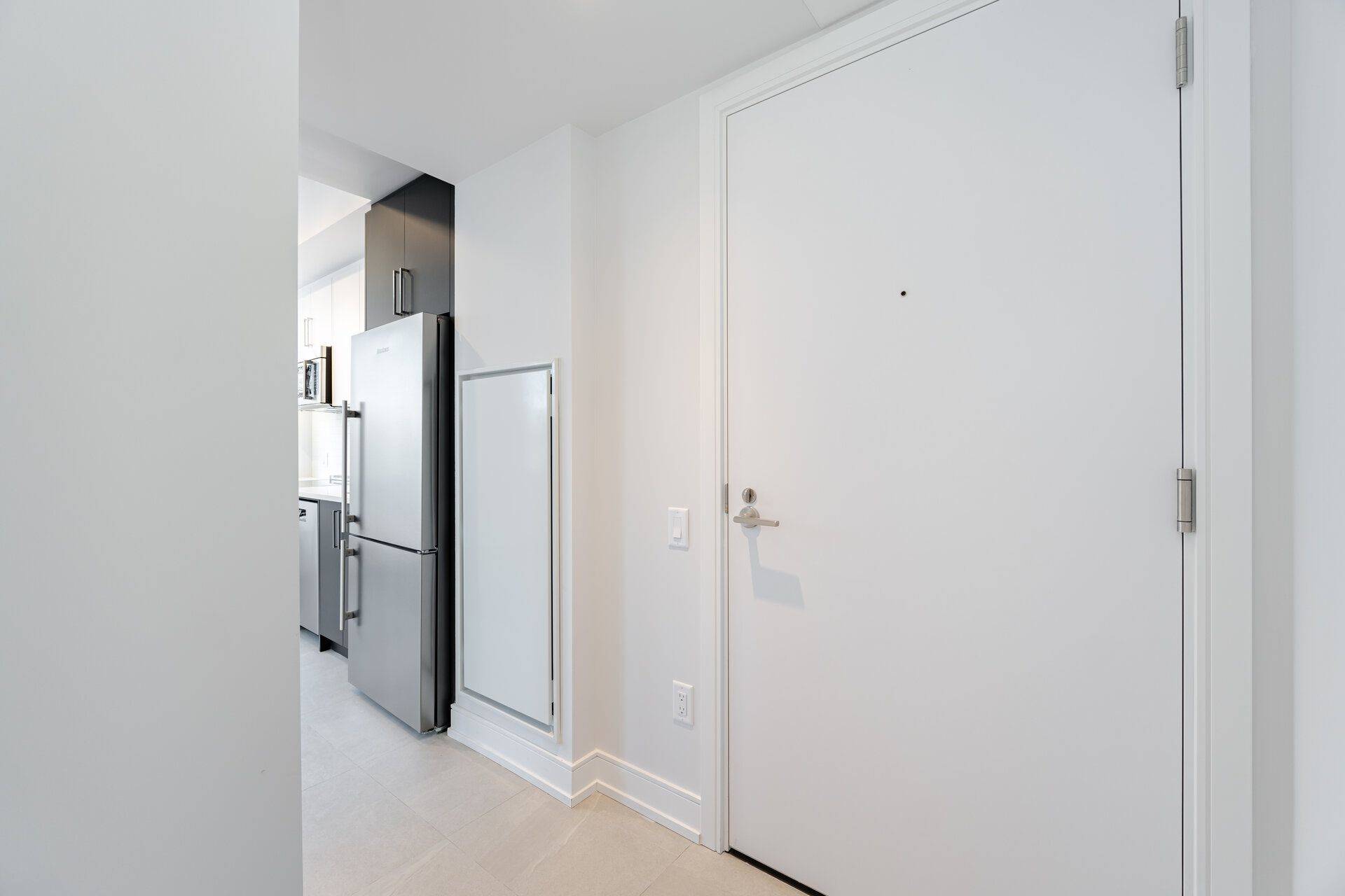 Toronto C01, ON M5S 2H7,664 Spadina AVE #203