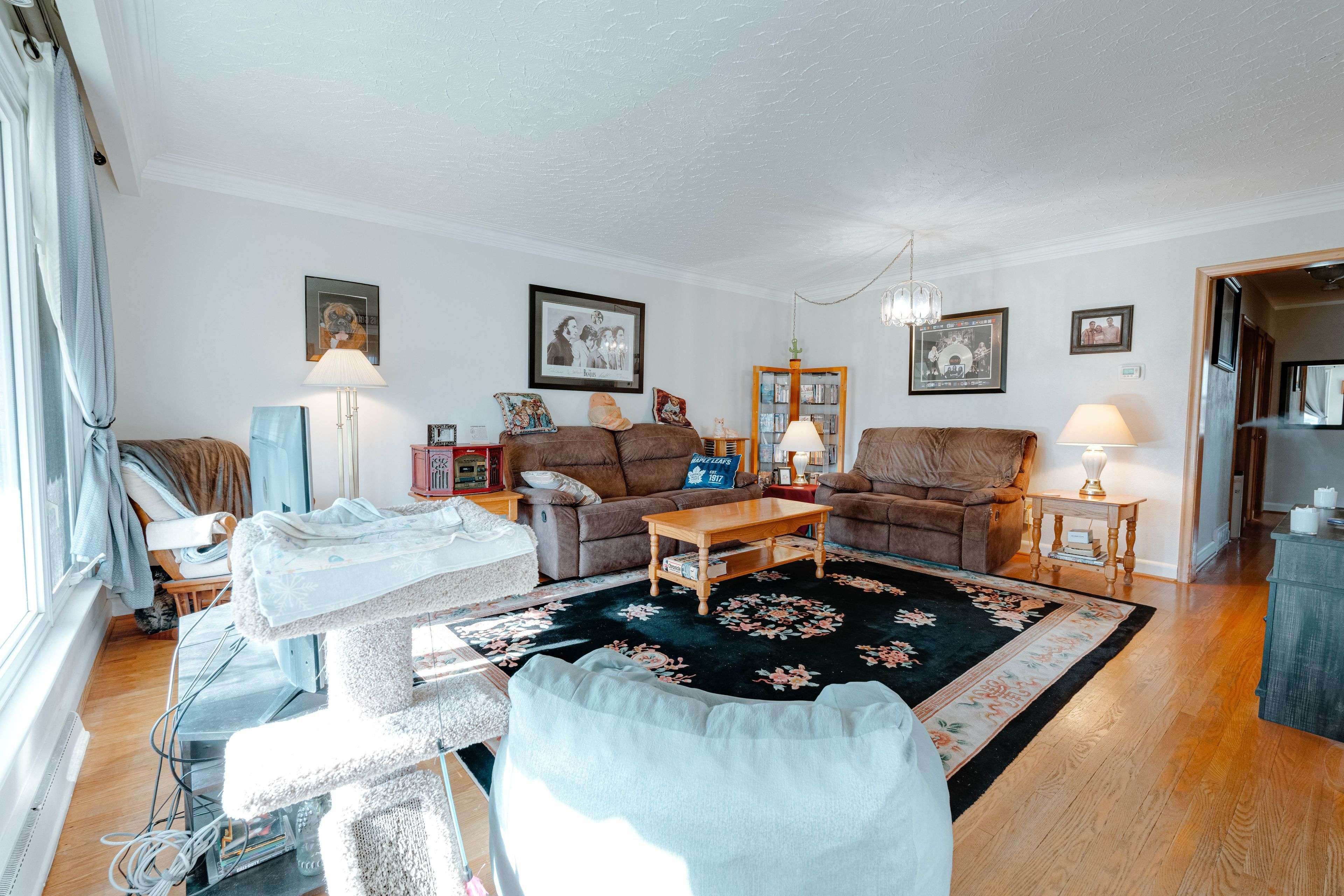 Oshawa, ON L1J 5N7,415 Stevenson RD N