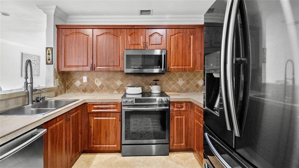 4409 SW 11th Pl, Deerfield Beach, FL 33442