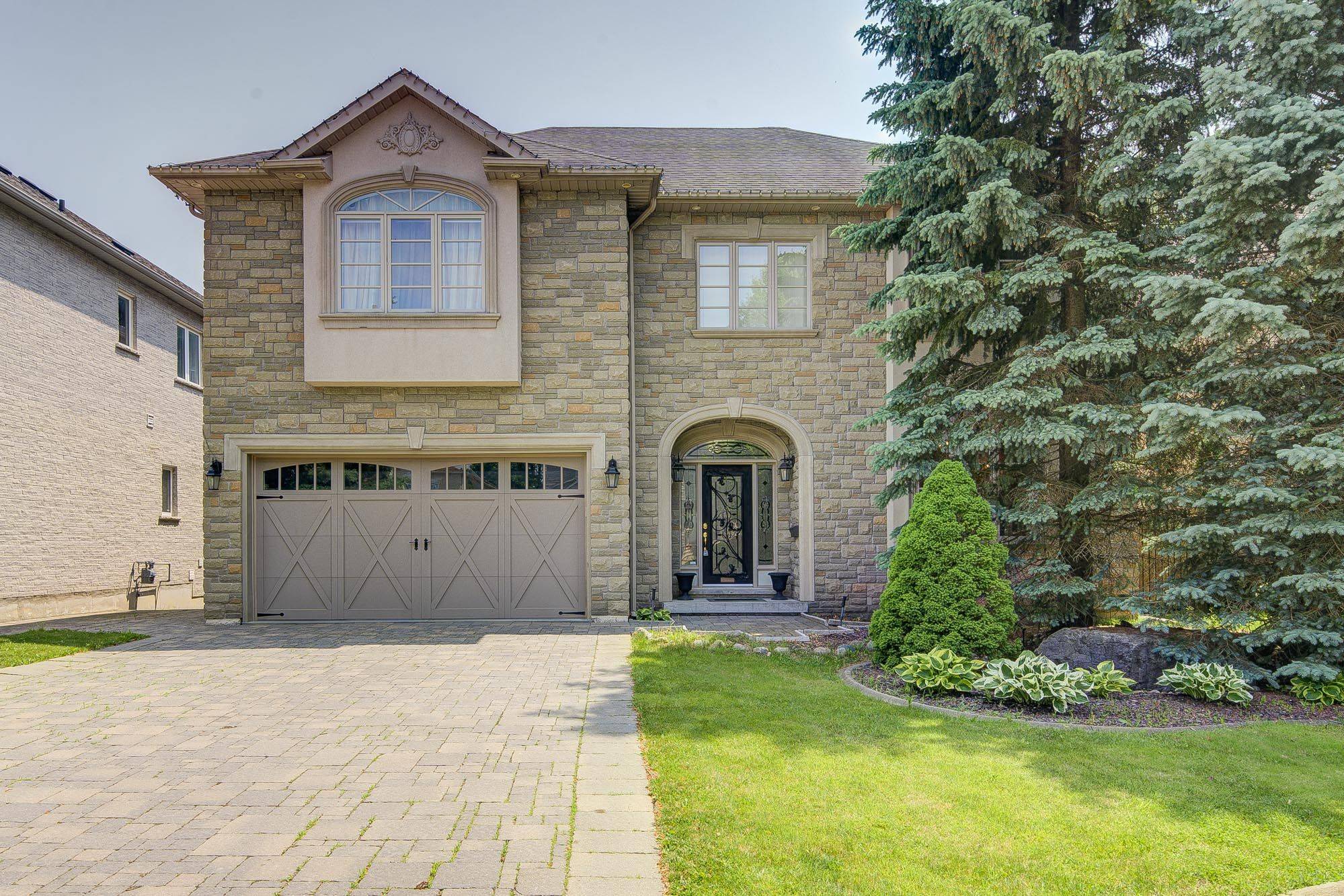 3 Wainwright AVE, Richmond Hill, ON L4C 5R4