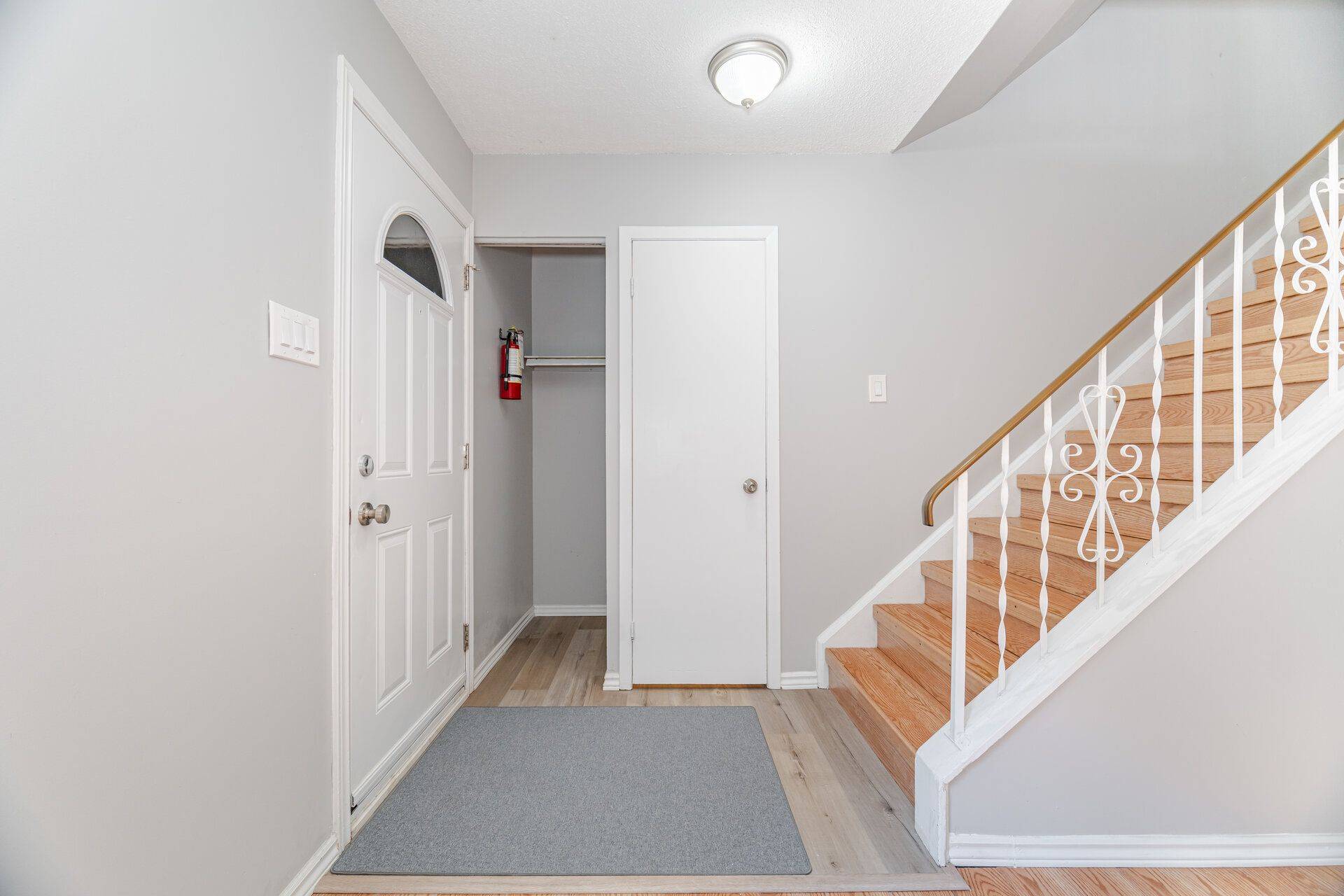 Burlington, ON L7T 3Z1,961 Francis RD #4