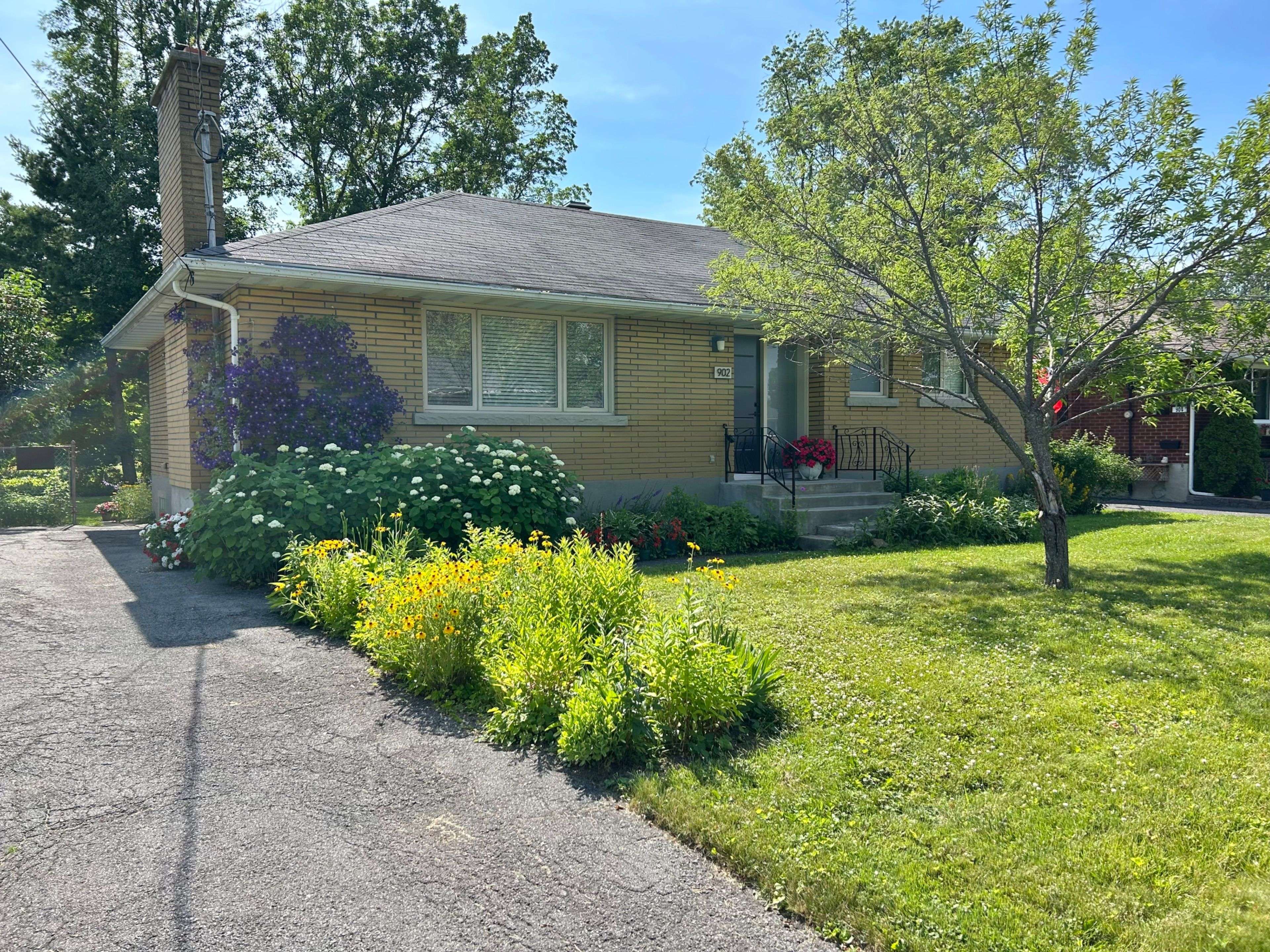 902 Pescod AVE, Cornwall, ON K6J 2J7