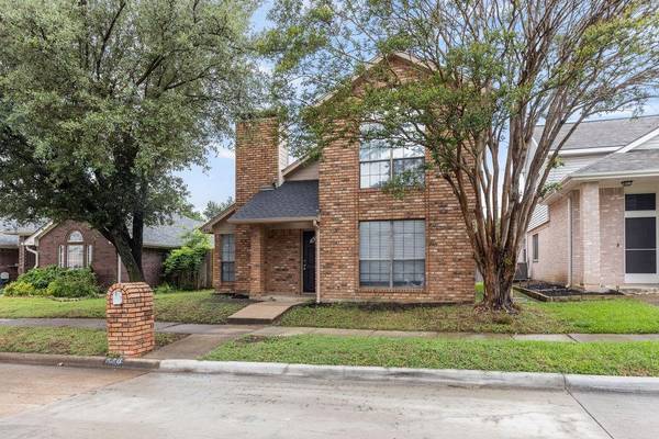 820 Greenridge Drive, Arlington, TX 76017