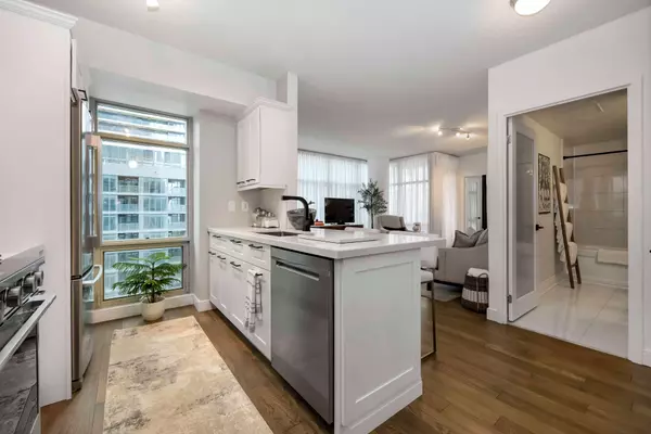 10 Navy Wharf CT #1106, Toronto C01, ON M5V 3V2