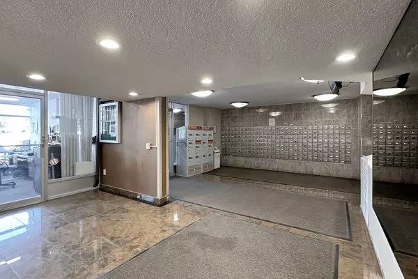 Toronto E05, ON M1W 2V5,2050 Bridletowne CIR #805