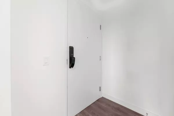 Mississauga, ON L5G 0E1,28 Ann ST #508