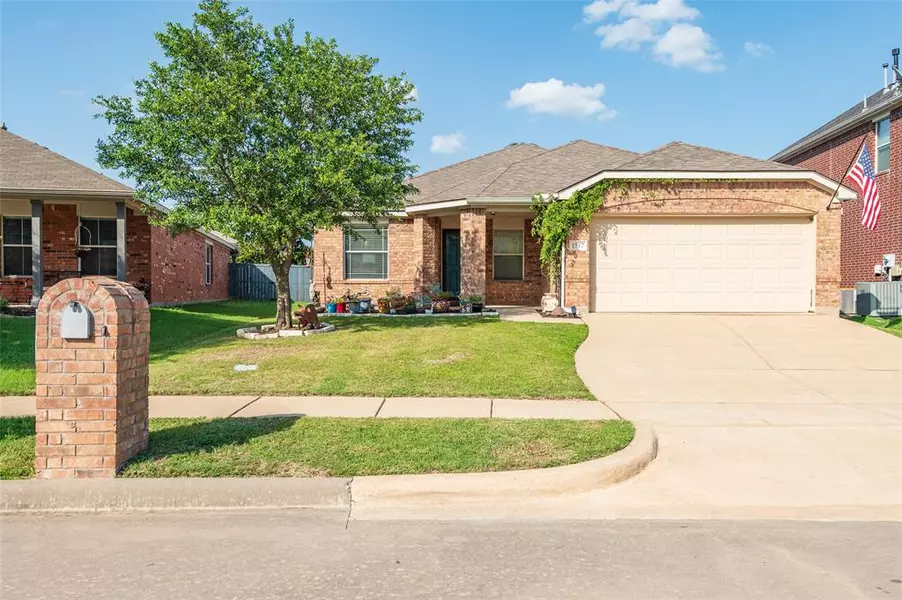 1517 Asbury Drive, Van Alstyne, TX 75495