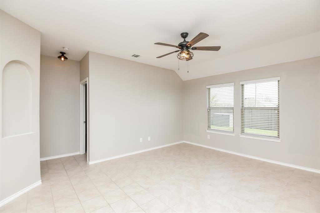 Waxahachie, TX 75165,546 Clearlake Drive
