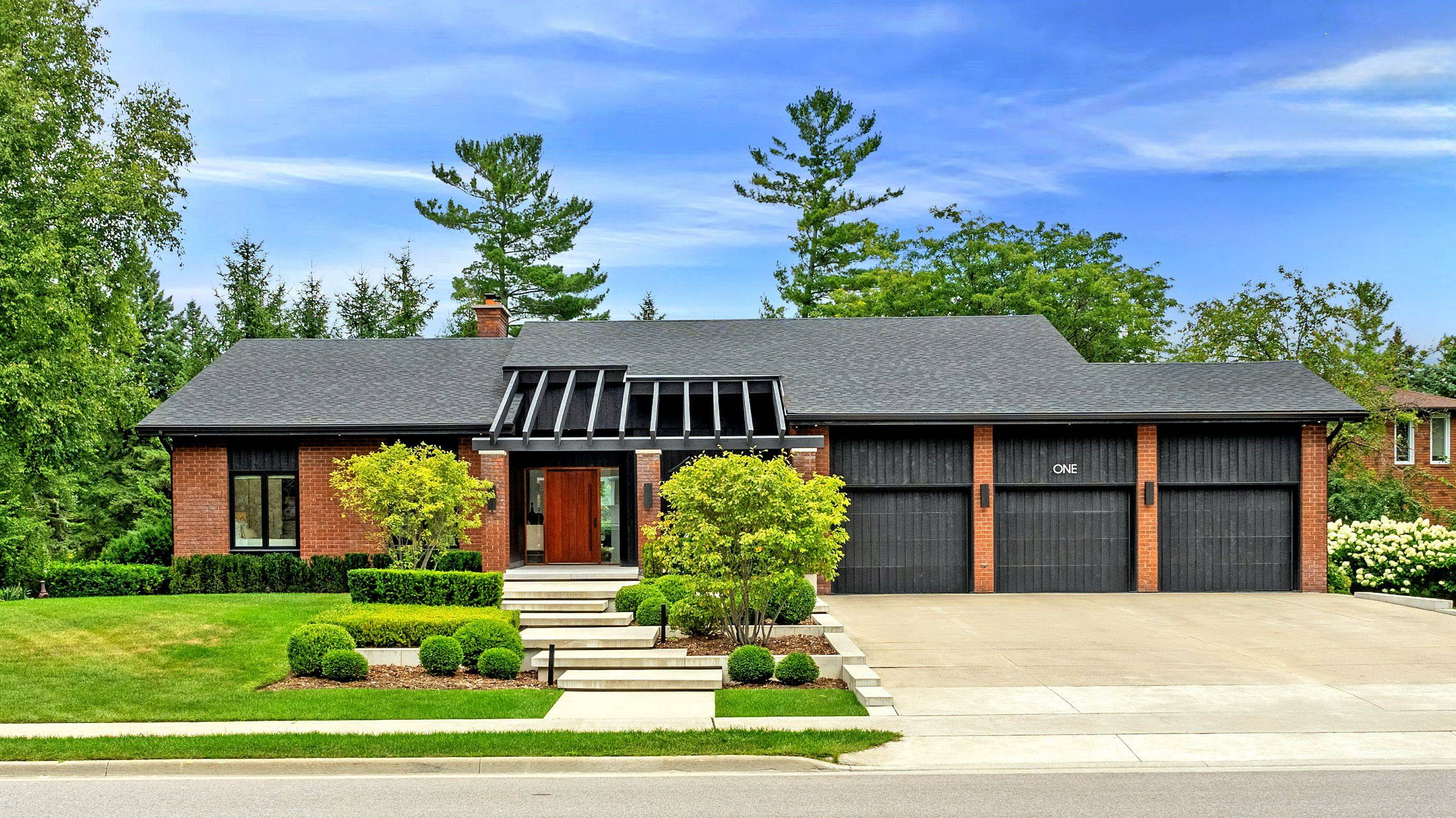 Barrie, ON L4N 7S5,1 Forestwood LN